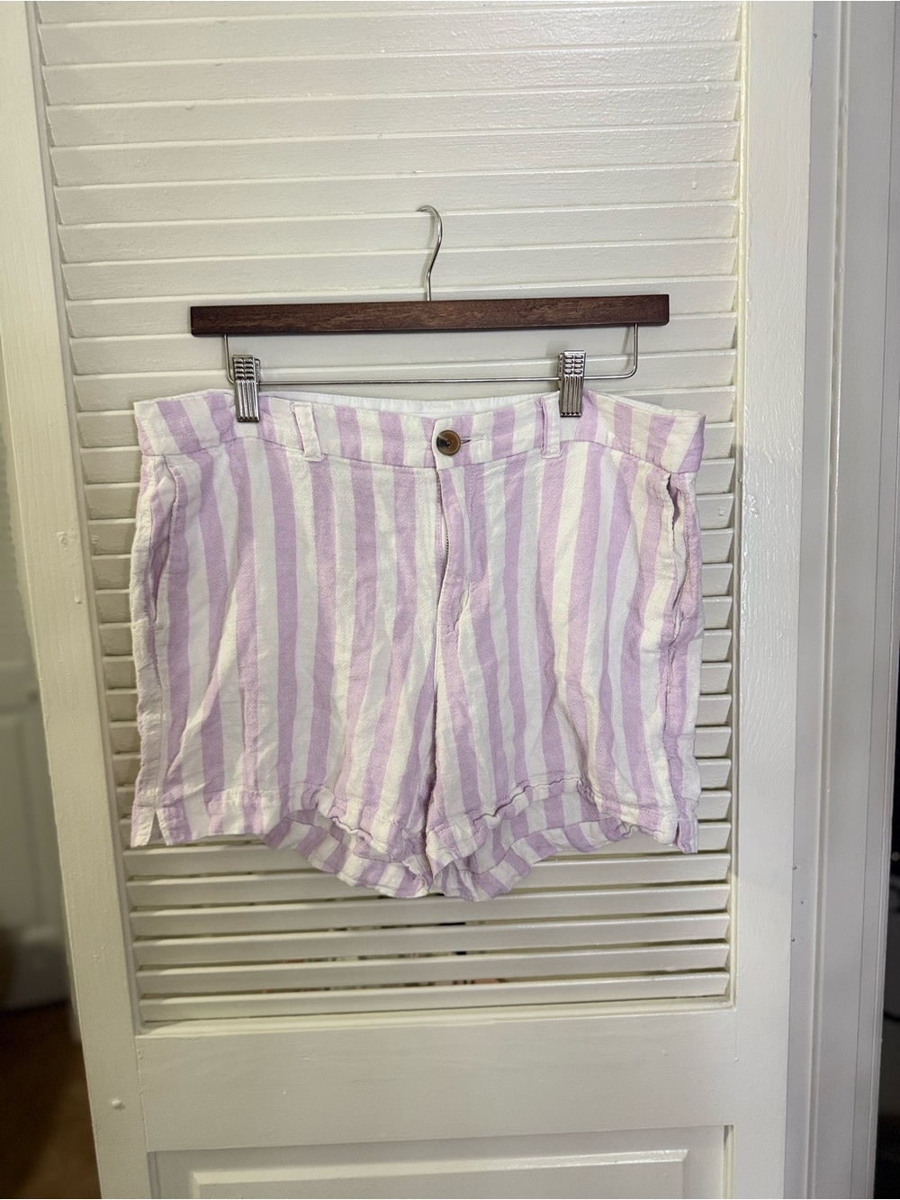 Old Navy Lavender and White Striped Women’s Shorts